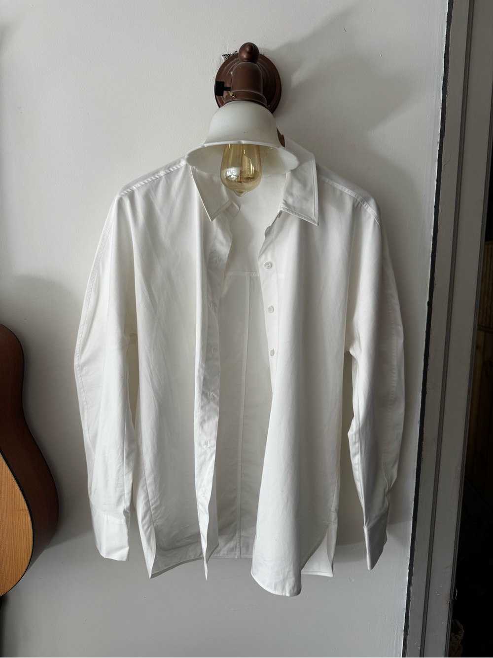 COS Classic woman’s s White Button-Up Shirt, structured sleeves